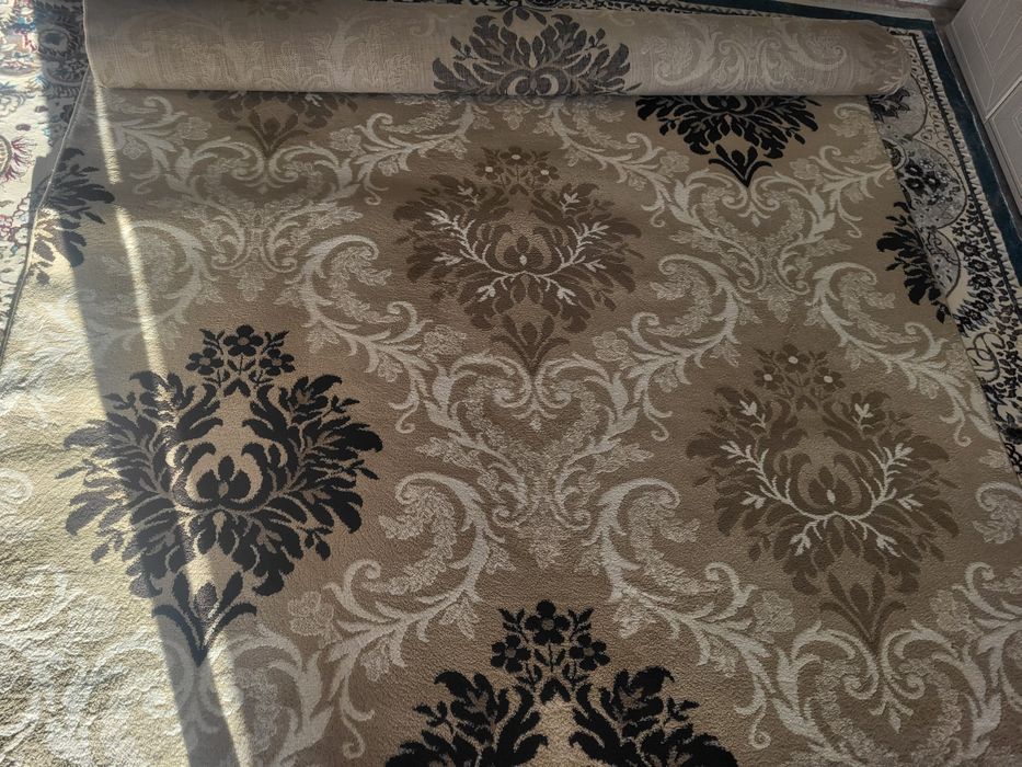 Продам ковёр срочно