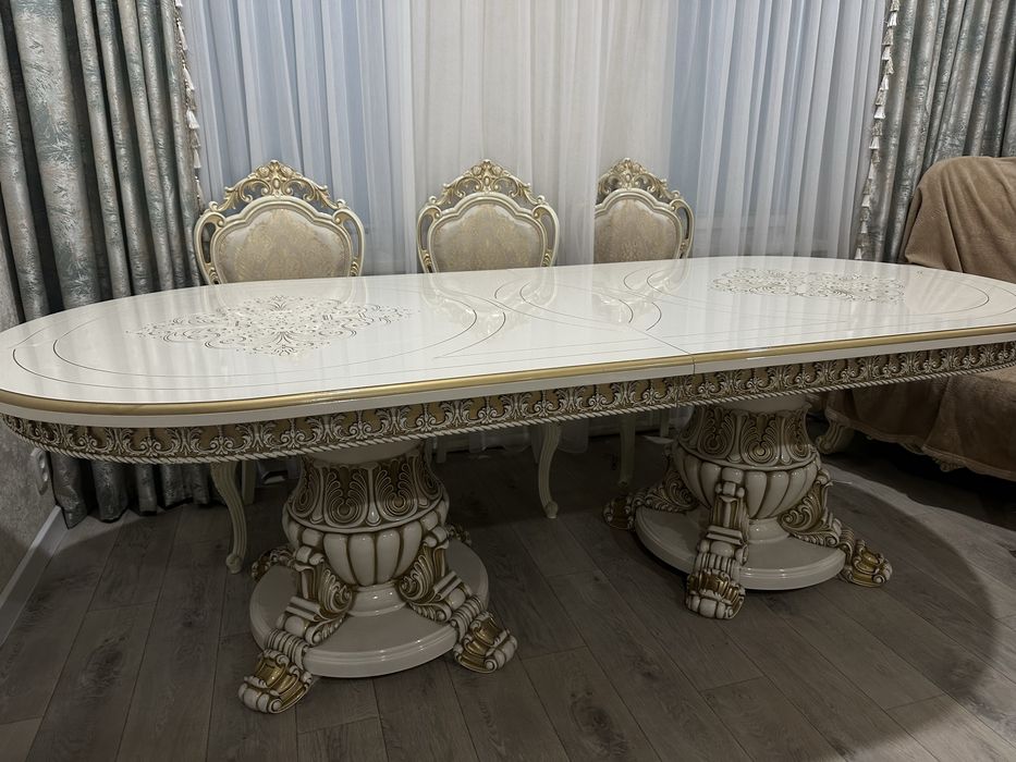 Продам стол со стульями  в отличном состоянии