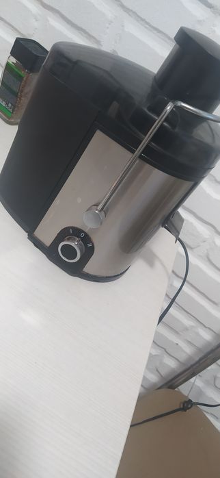 Соковыжималка в хорошем состоянии