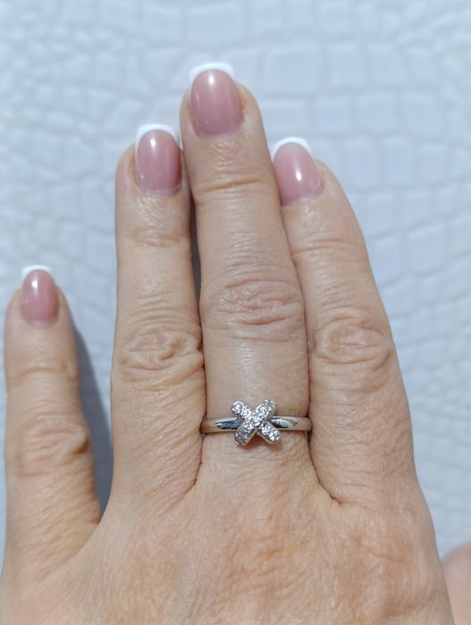 Кольцо из платины с бриллиантами.