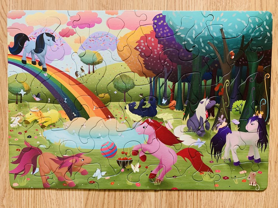 Puzzle superb cu ponei