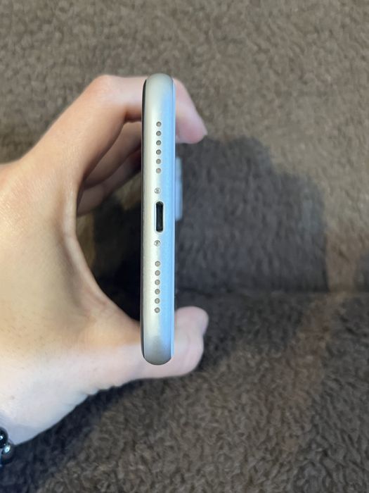 Iphone 11 128 gb бял white 100% батерия