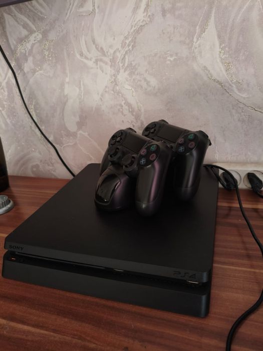 Продам плестейшн 4