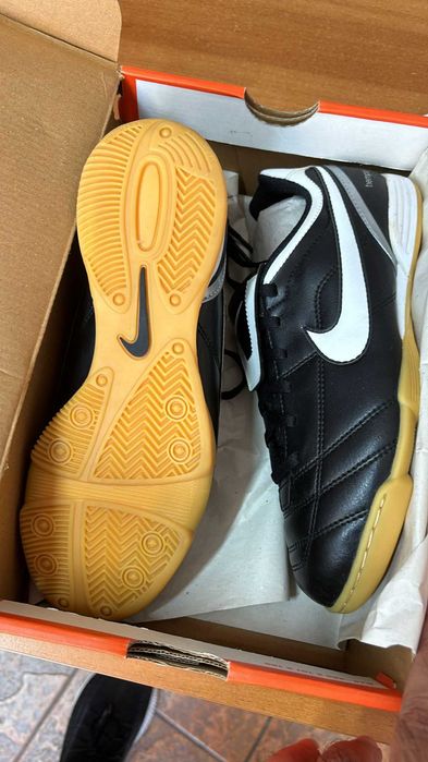 Ghete de fotbal copii nike