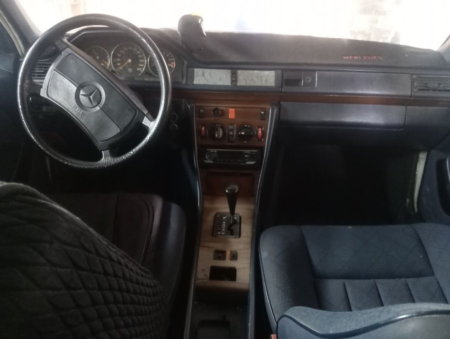 Мерседес 124 е300