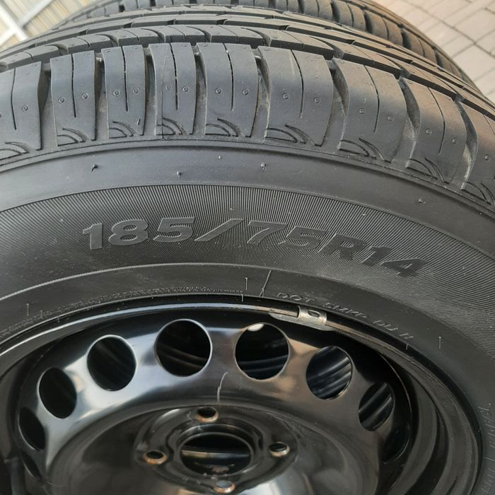 Продам 1шт  с шишкой колесо.