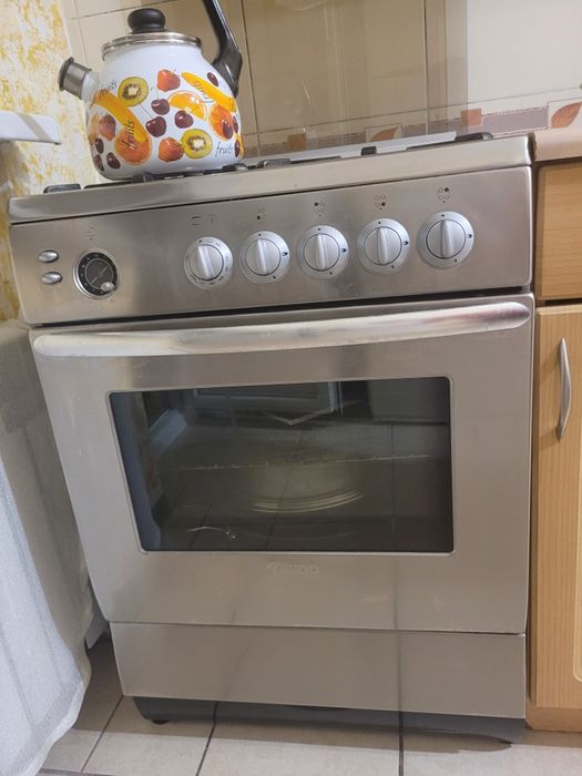 Продам газовую плиты