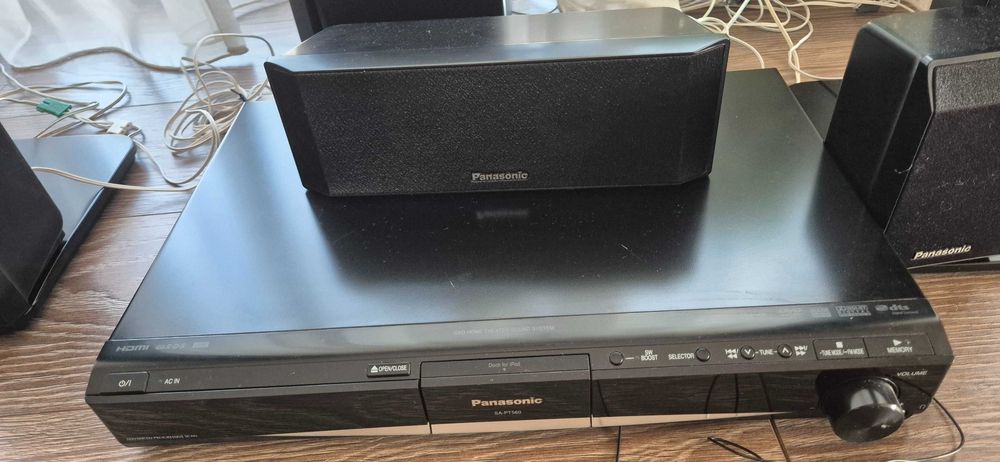 Home theater/cinema Panasonic SC-PT560 si casti wireless Panasonic