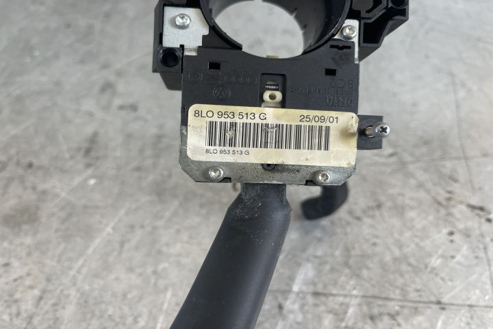 Maneta semnalizare 8LO953513G / 8LO 953 513 G Volkswagen VW Golf a 4-