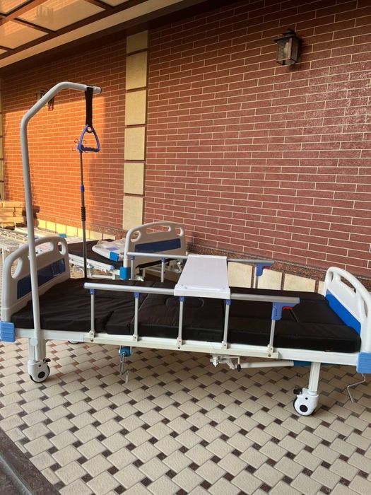 Медицинская многофункциональная кровать