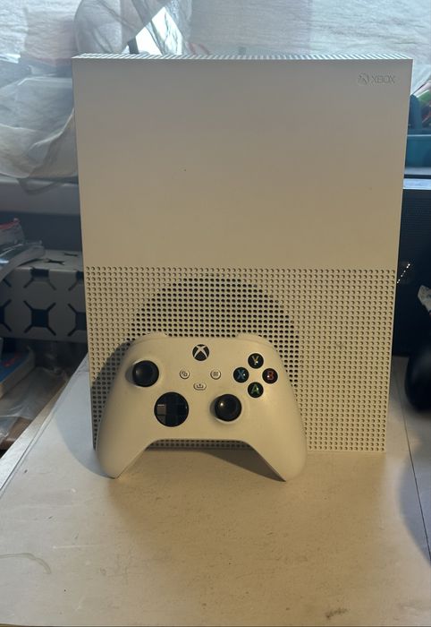 Xbox One S cu Accesorii impecabil
