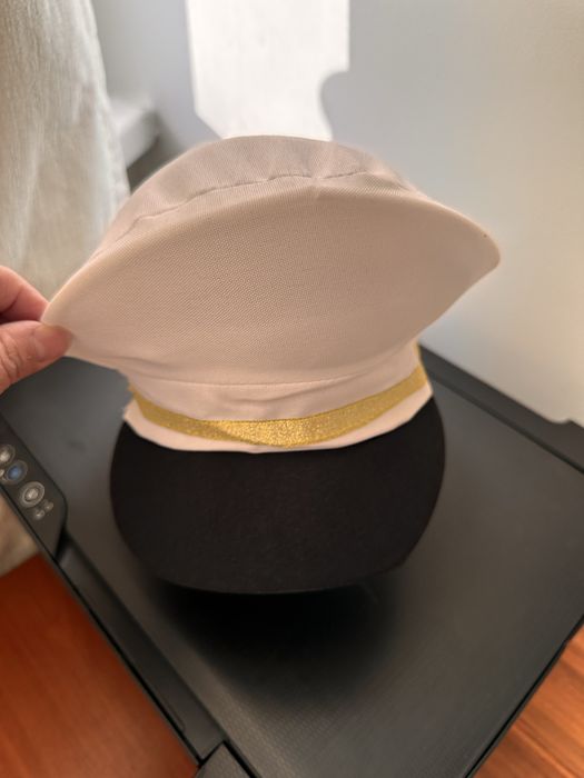 Шляпа и пилотка адмирала