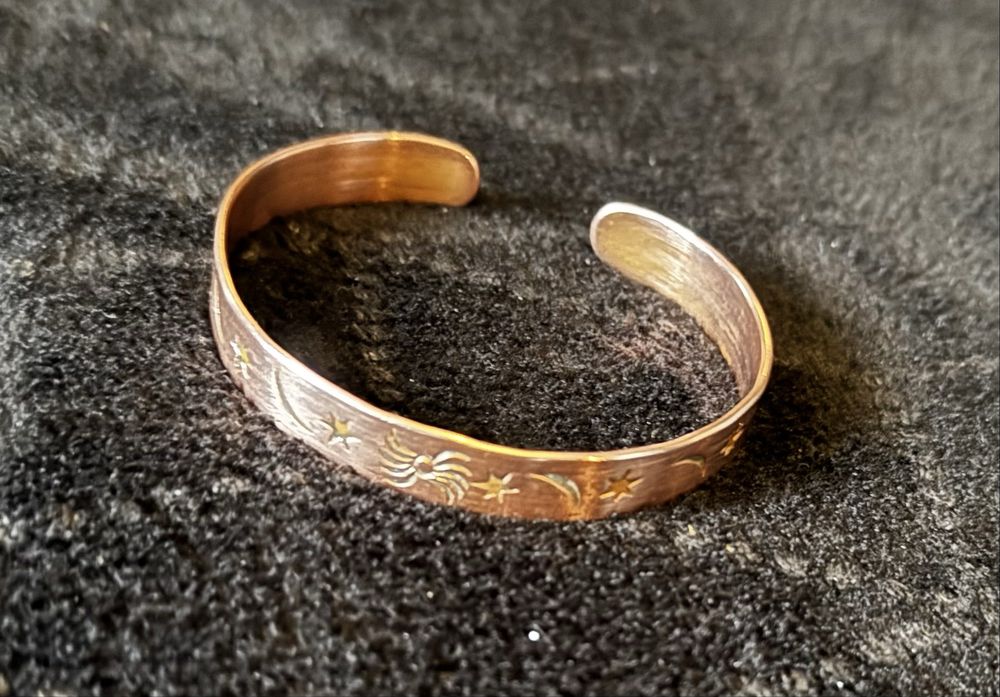 Уред за измерване на кръвното налягане и пулса SBM 47 и гривна