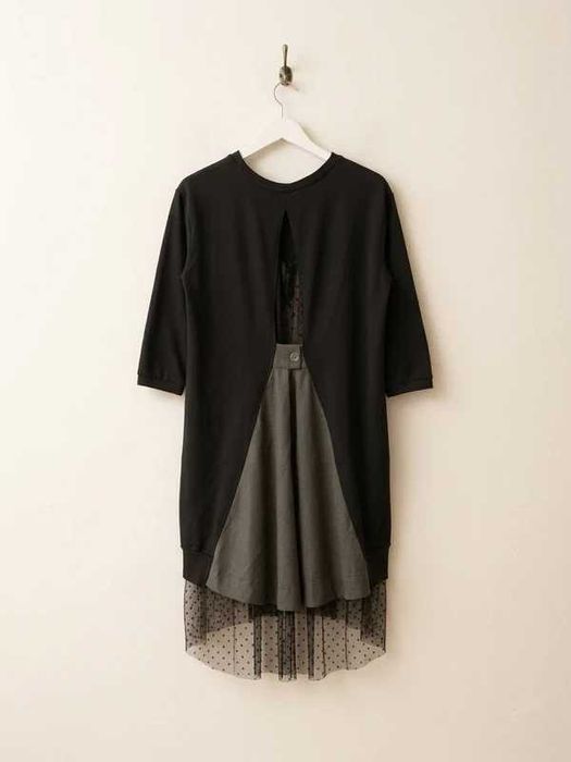 Rochie Wendy Trendy,neagră, asimetrica, cu tul și decupaj la spate, mărimea L