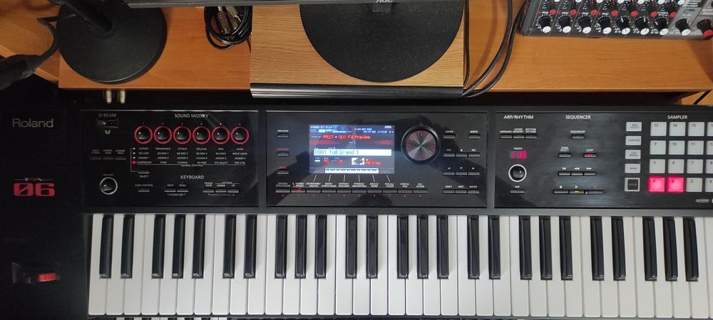 Sintetizator Roland FA06