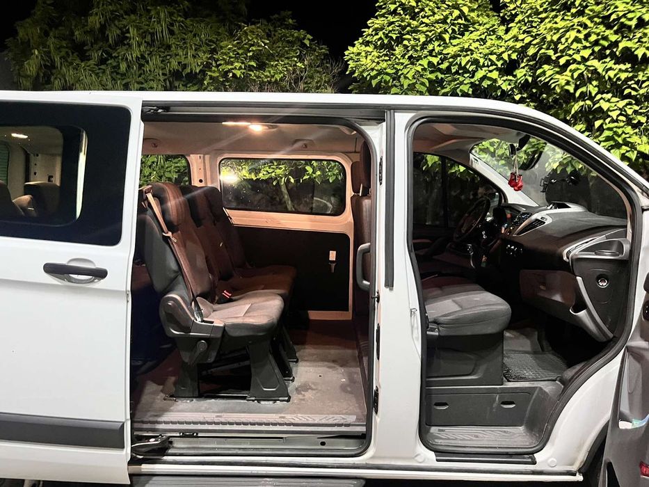 Микробус Форд костом пътнически перфектен