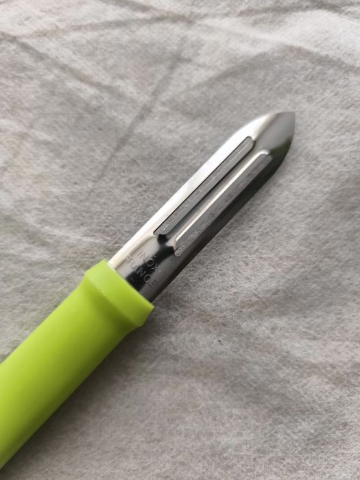 Метална белачка за зеленчуци, тиква , картофи и др