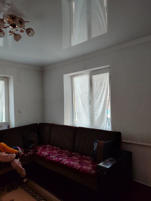 Полуподвальный дом с мансардой.