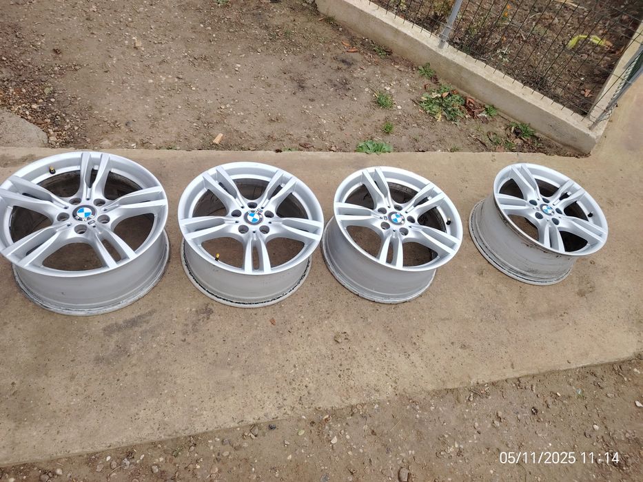 Vând jante BMW 400M R18