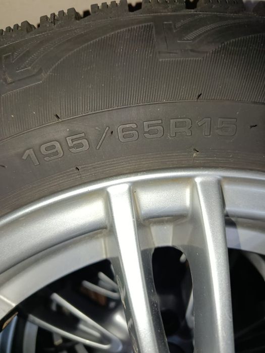 Продам зимние авто шины с дисками