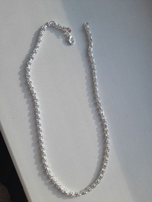 Цепочка женская продается