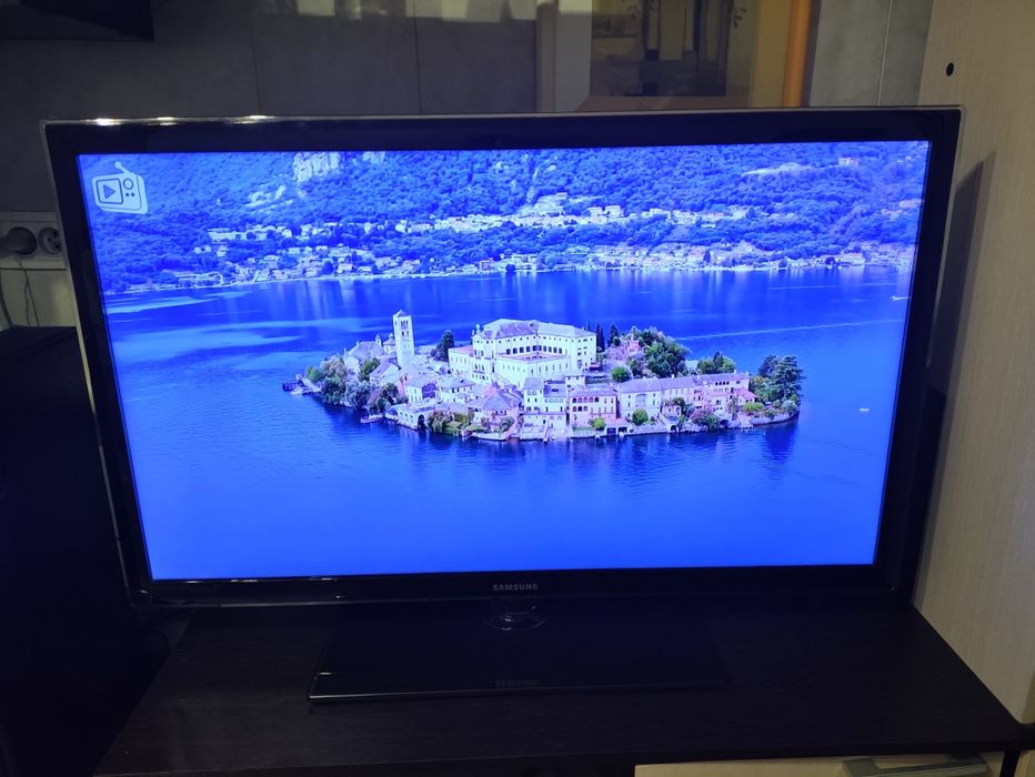 Телевизор Samsung 102см