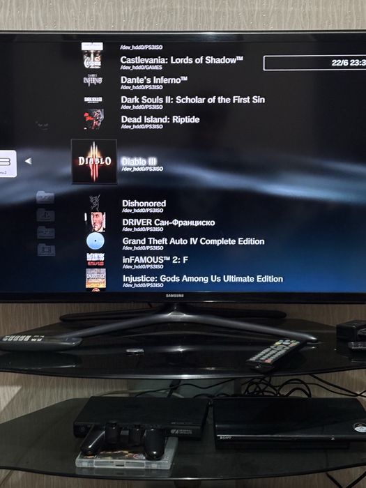 Продам PS3 Super Slim