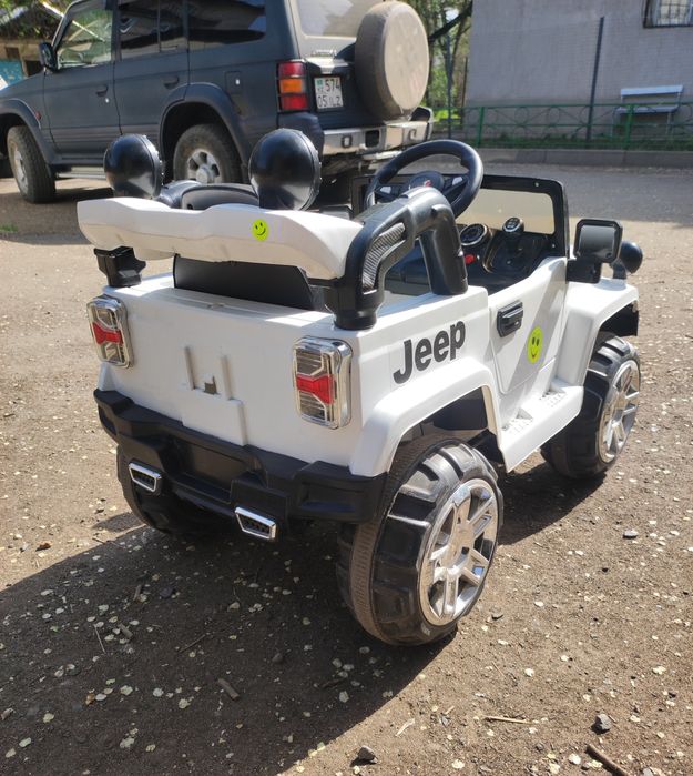 Детский автомобиль