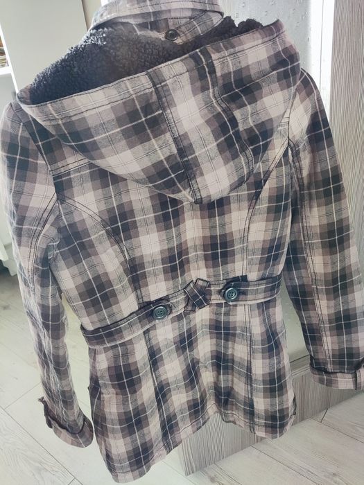 Палто в каре с качулка и късо яке - дебело