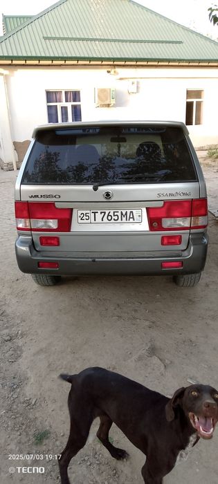 Иномарка СангЁнг МУССО