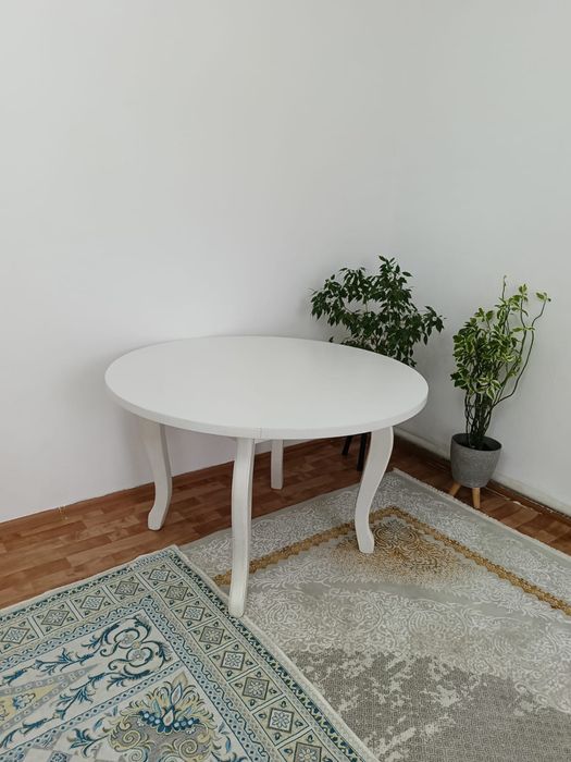 стол для кухни в отличном состояни