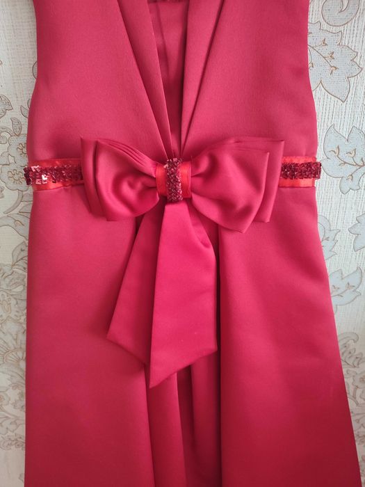 Продам вечернее платье для девочки