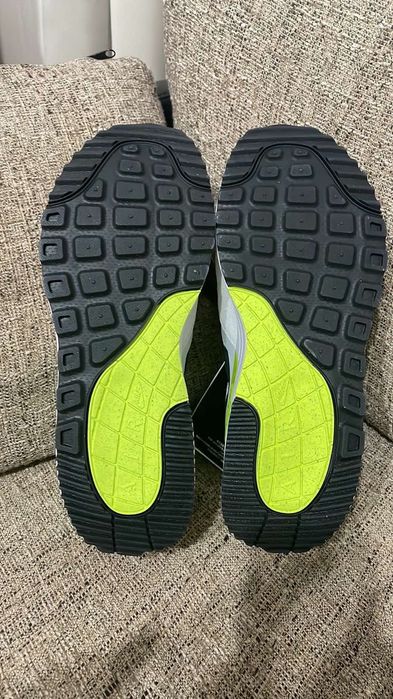 Оригинални маратонки NIKE