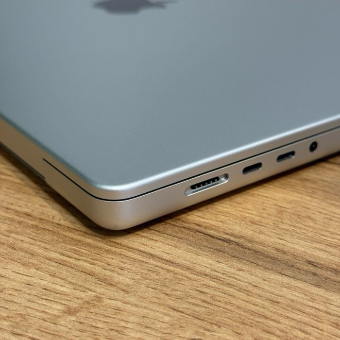 MacBook M1 Pro 16 inches