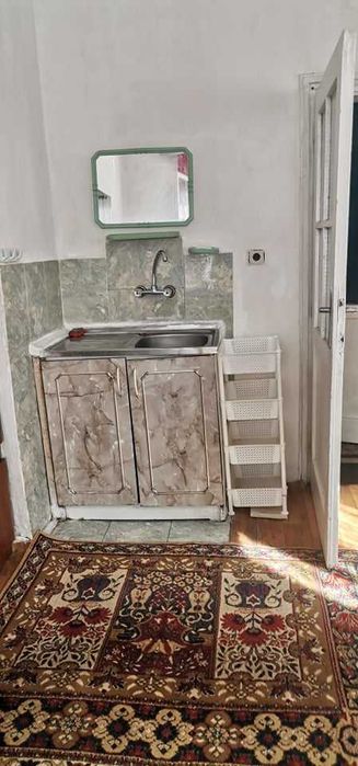 Дава се под наем Двустаен апартамент в Бургас, Център - 60 кв.м за 102 € - Снимка #1