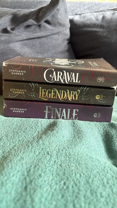 Stephanie Garber- Caraval