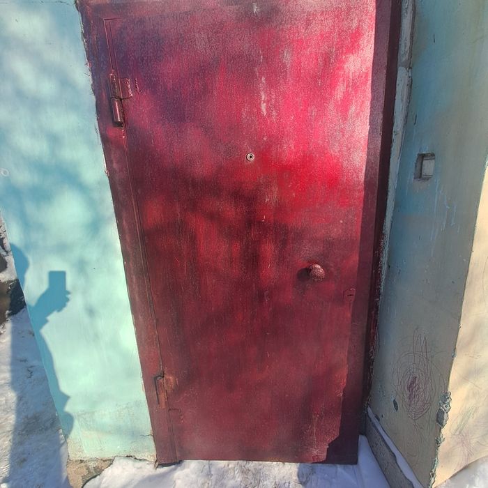 Продам Металический дверь