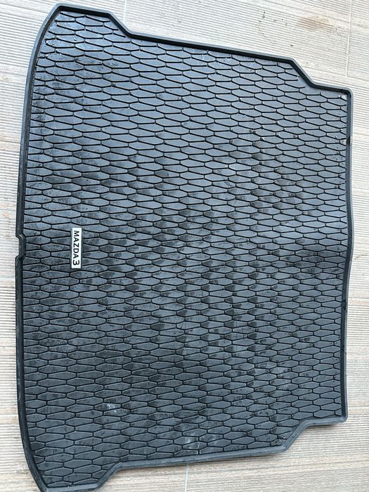 Tavita originala protectie cauciuc Mazda 3 hatchback.