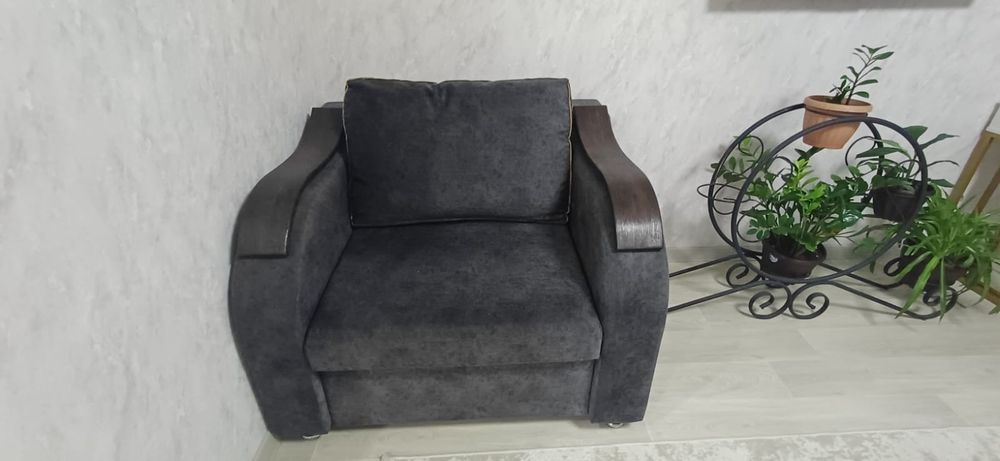 Продам диван тройку