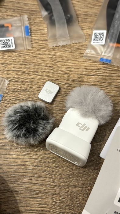 Pachet accesorii DJI Mini 5 Pro + DJI RC2 Remote + DJI Mic Mini – stare impecabilă