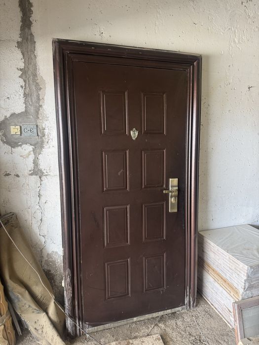 Продается Наружная дверь