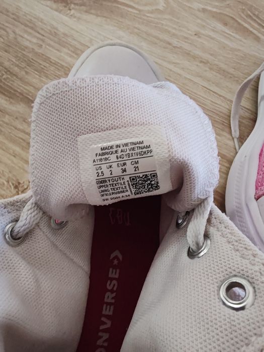 Adidași Converse fete