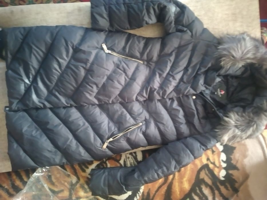 Продам зимний  пуховик