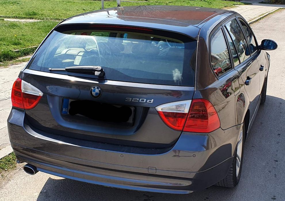 Продавам BMW 320d