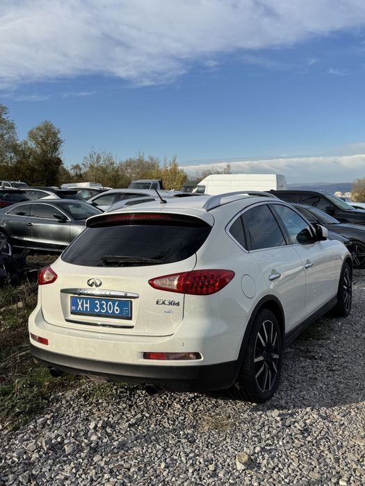 Infininiti EX30D