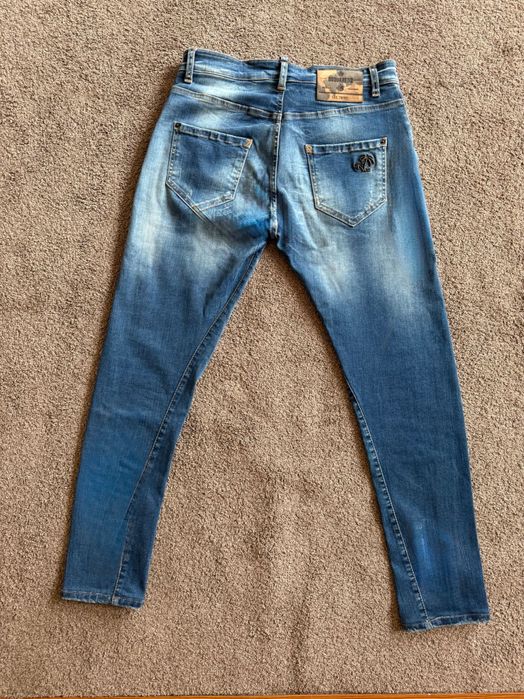 Blugi Dsquared2 mărimea 44