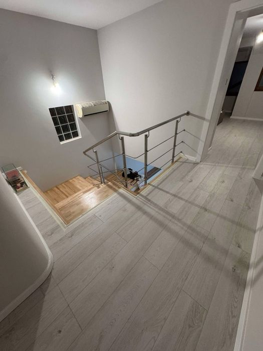 Construim case la rosu, cheie, amenajări interioare