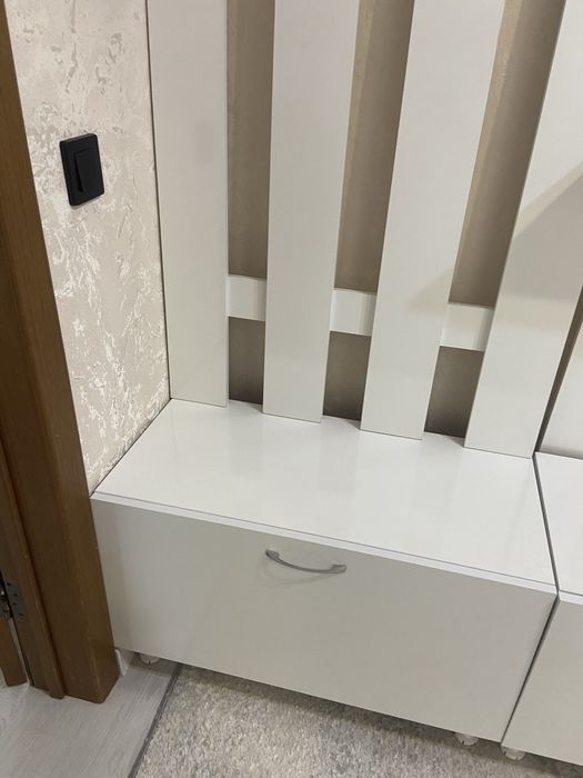 Прихожая вешалка