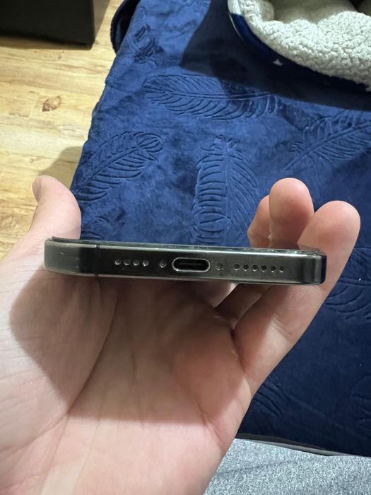 iPhone 15 Pro Max – 256GB – Stare foarte bună de funcționare