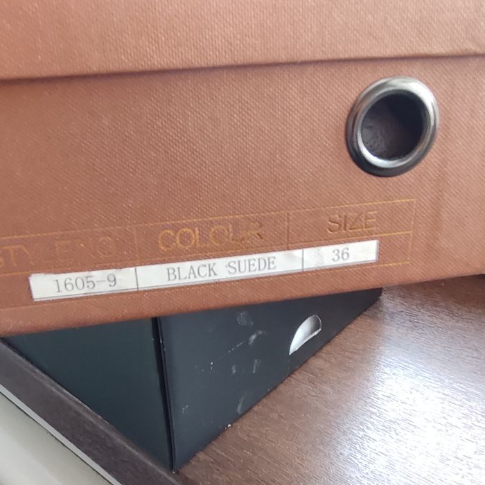 Золушка учун оёк киим